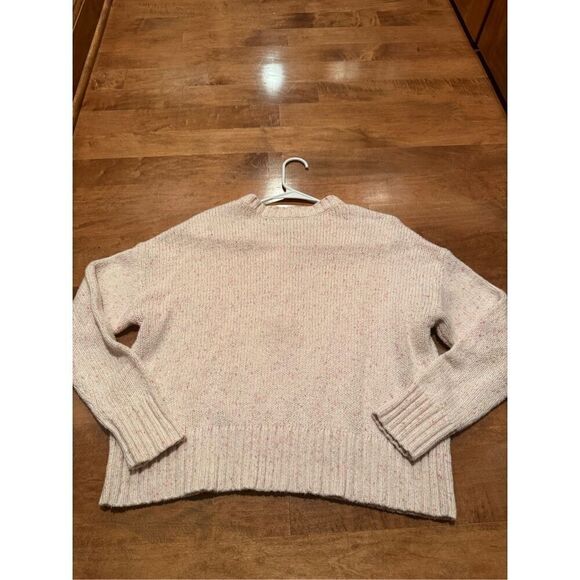 Woman’s American Eagle sweater - Picture 3 of 3